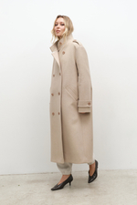 Пальто со стойкой экрю