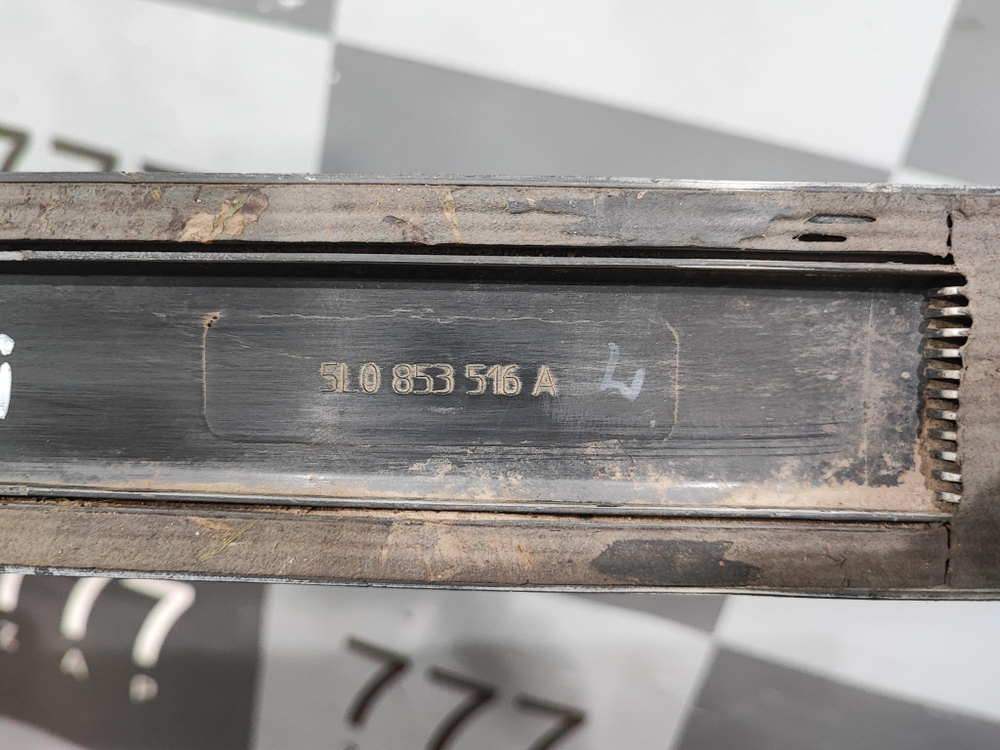 Накладка двери передней правой Skoda Yeti 13-18 Б/У Оригинал 5L0853516A