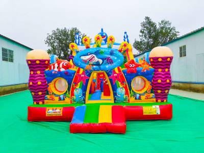 Коммерческий надувной батут с горкой «В гостях у моря 3» 9*5*5 м