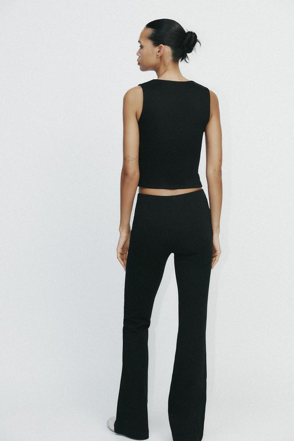 ZARA ТОП ИЗ ИНТЕРЛОКА БЕЗ РУКАВОВ, ЧЕРНЫЙ