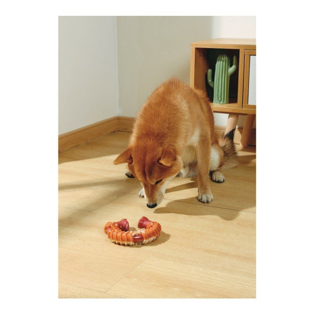 M-PETS Игрушка для собак Карнивор круглая кость, вкус бекона, цвет красный, 14x13.7x4.1 см
