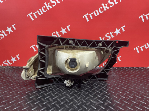 Фара противотуманная правая