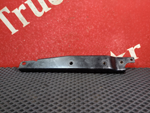 Кронштейн теплового экрана глушителя