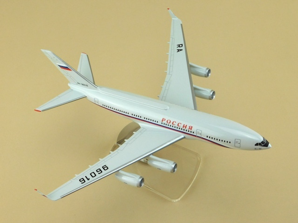 Модель самолета Ил-96-300ПУ (М1:200, СЛО Россия RA-96016)