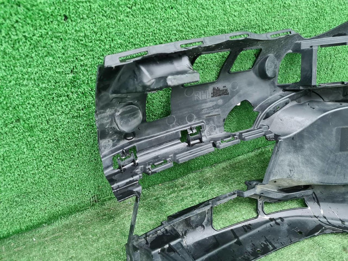 Кронштейн переднего бампера RH BMW 5er G30 (20-23)