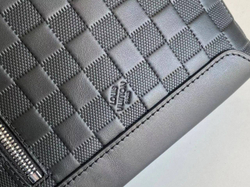 Сумка-мессенжер Louis Vuitton