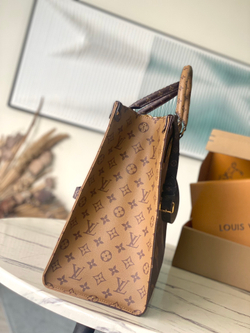 Louis Vuitton Onthego Voyage