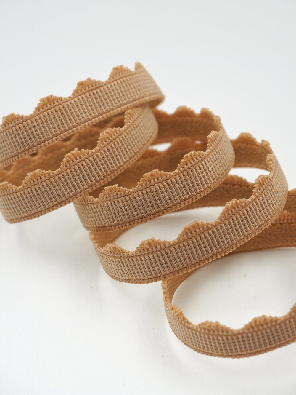 Бельевая резинка загорелая телесная ширина 8 мм с учетом фестона