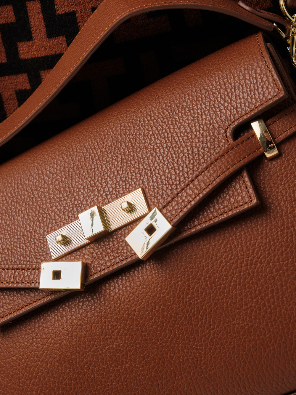 Кожаная сумка Deboro 31116 фундук