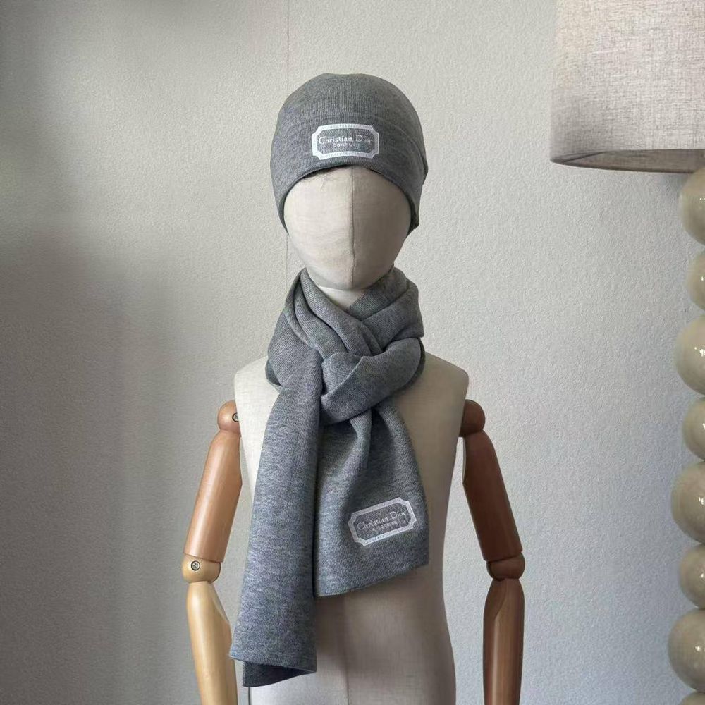 Комплект Dior (шапка + шарф)