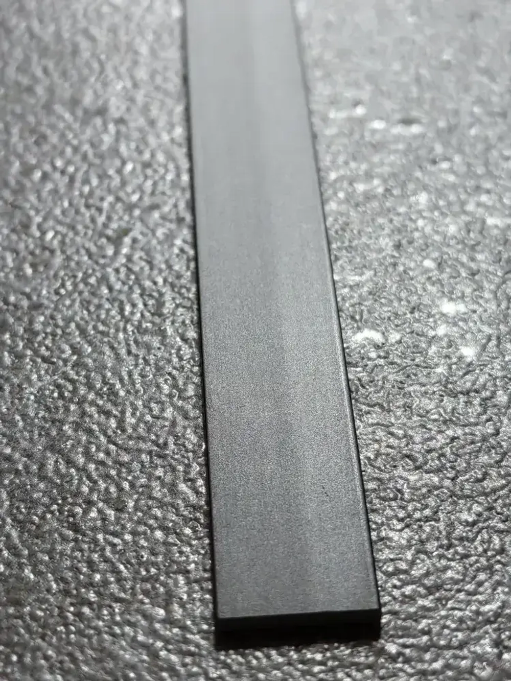 Полоса алюминиевая декоративная 10х1.5мм 2.7м Чёрный матовый