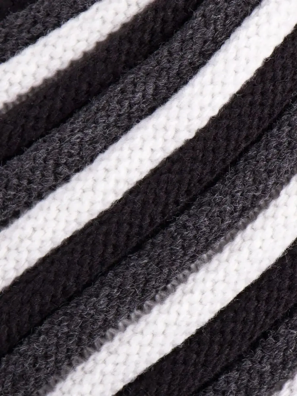 Шапка вязаная зимняя для детей