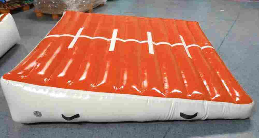 Надувной гимнастический мат-коврик «Старт» для занятий 2×2×0,4 м, красный