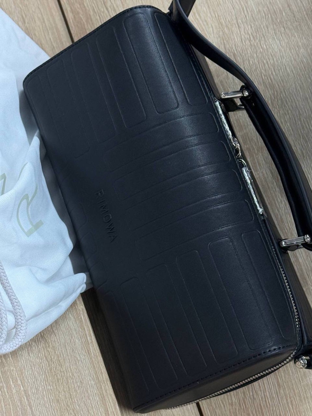 Сумка через плечо Rimowa Groove