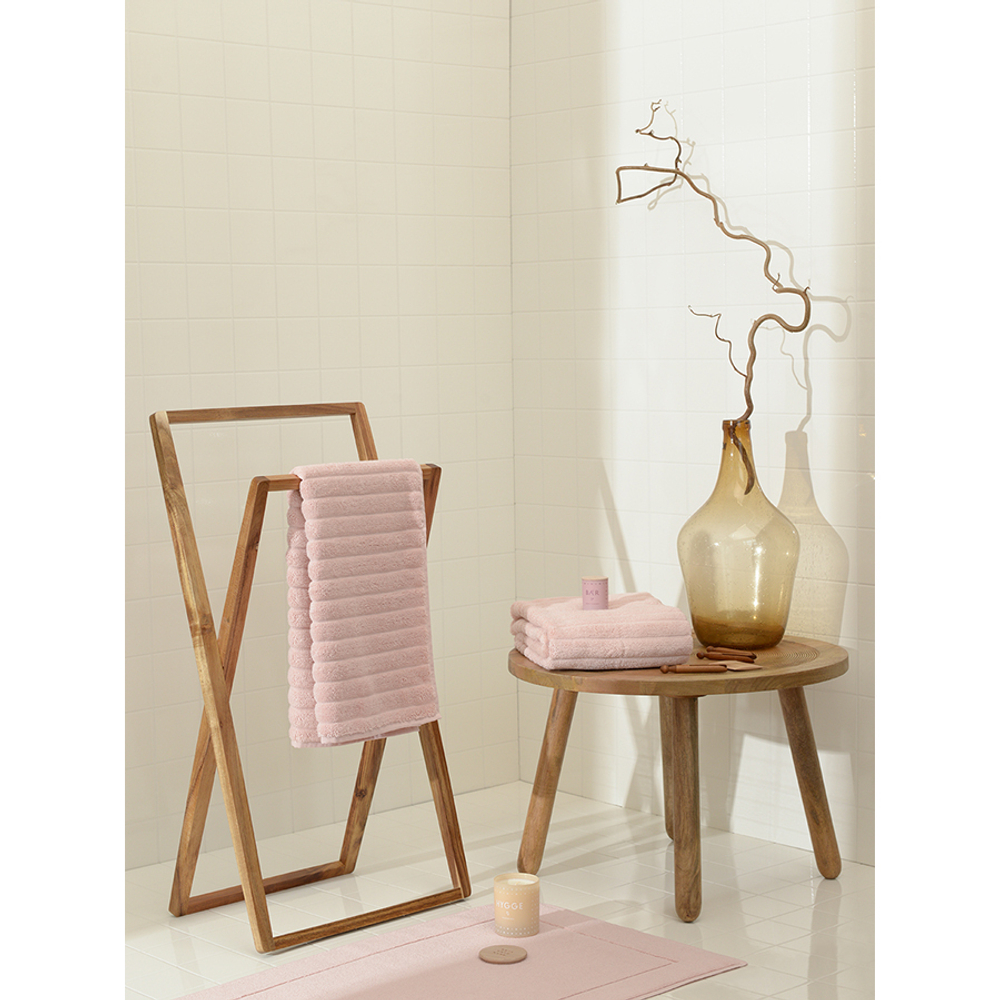 Полотенце банное Waves цвета пыльной розы Essential, 70х140 см