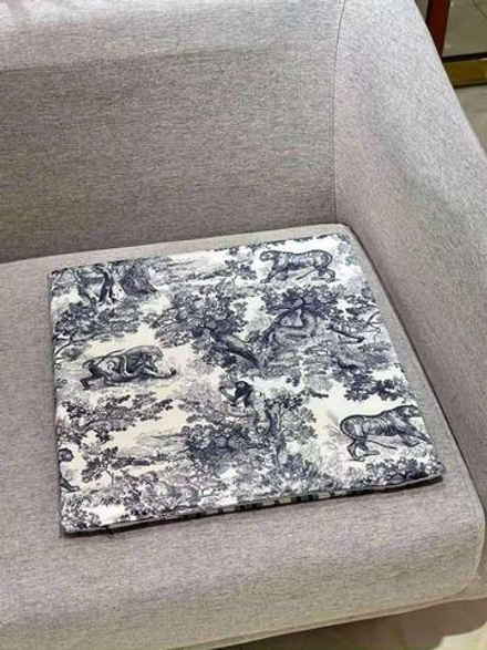 Подушка Dior 45х45 см