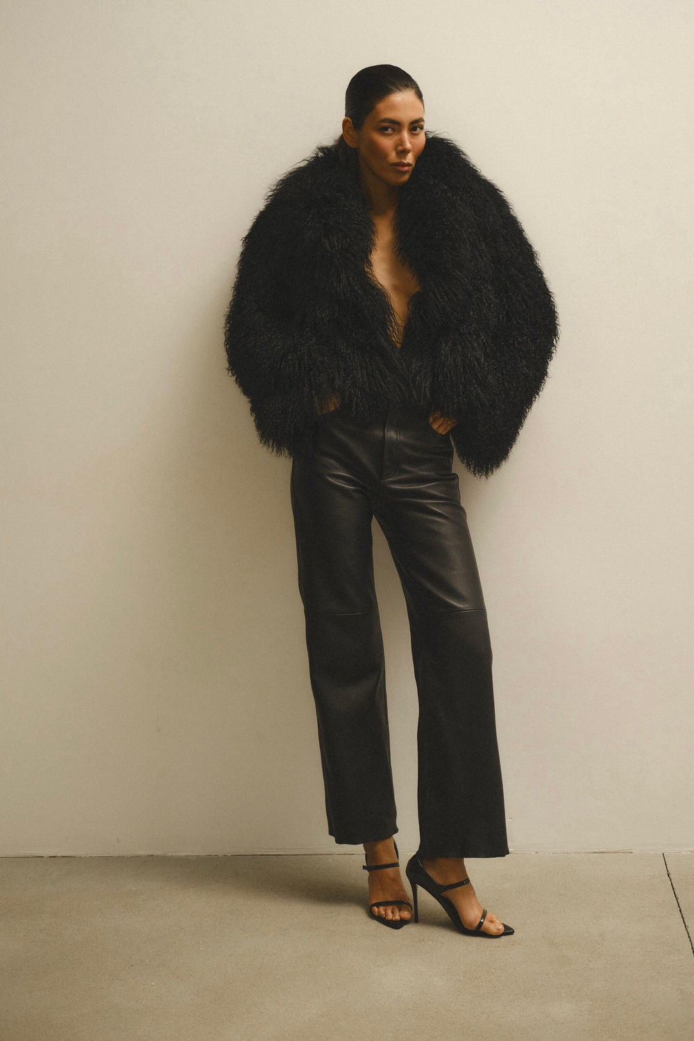 PRE-ORDER LAMA FUR ÉSME INS