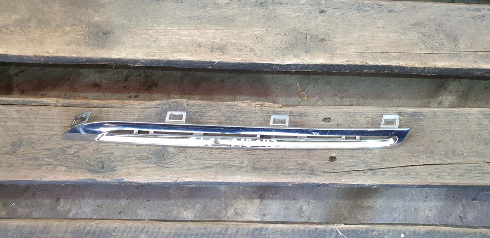 Молдинг решетки радиатора Mercedes GLC (X253) 15-19 Б/У Оригинал A2538880185