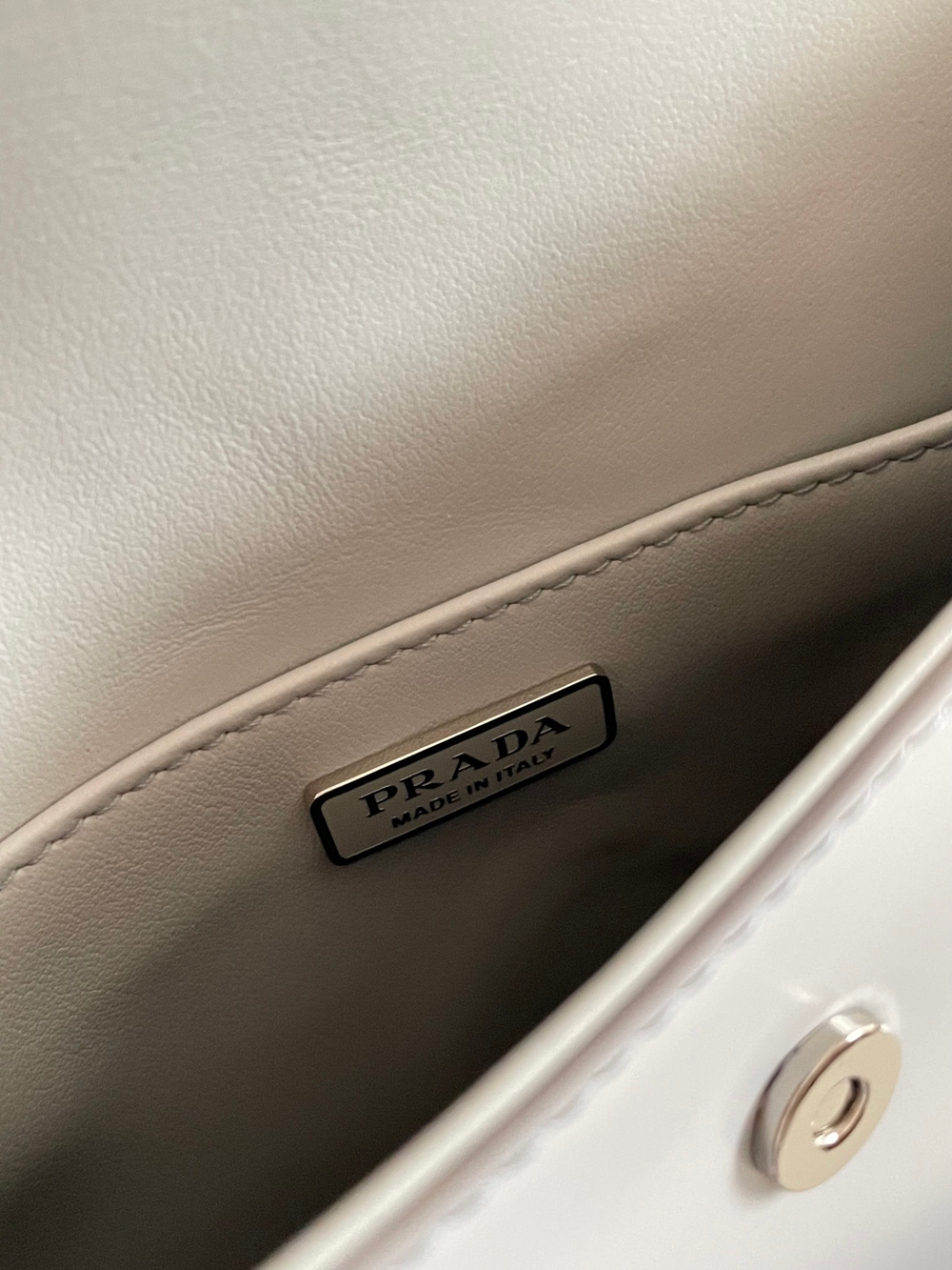 Prada Cleo 22 cm