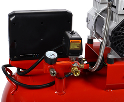 Компрессор пневматический 220В 4.5кВт 8атм. 420л/мин. ресивер-153л поршневой безмасляный GTE