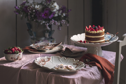 Блюдо 30х40см Bordallo Pinheiro Облачные бабочки