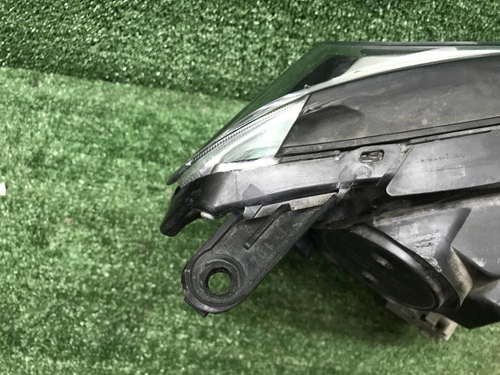 Фара левая Toyota Rav 4 CA40 (2015-2019) LED