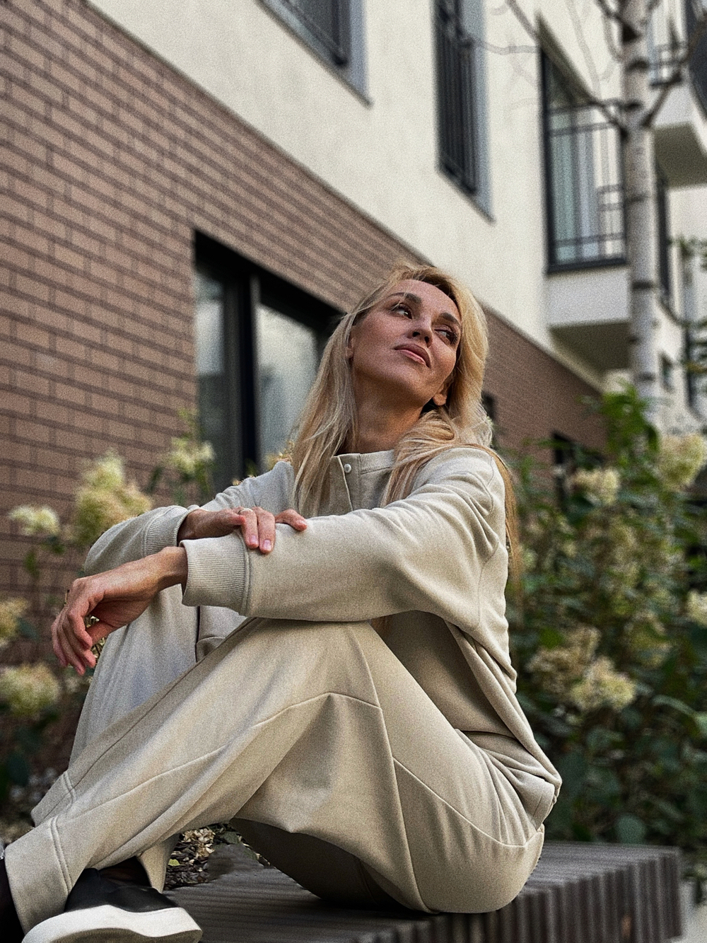 Костюм спортивный из футера песочный