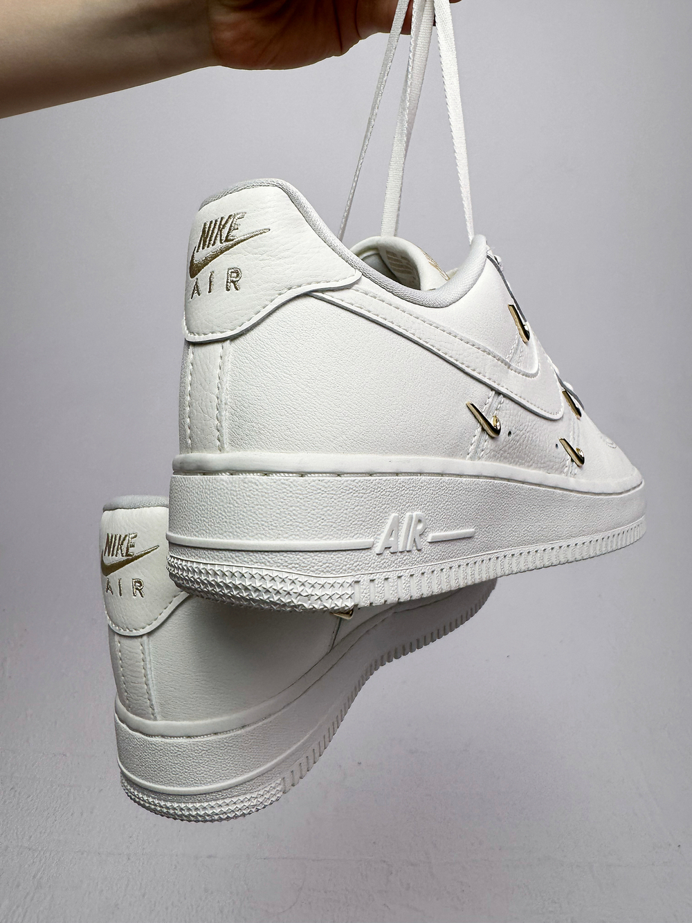 Кроссовки Nike Air Force 1 LX Gold Swoosh