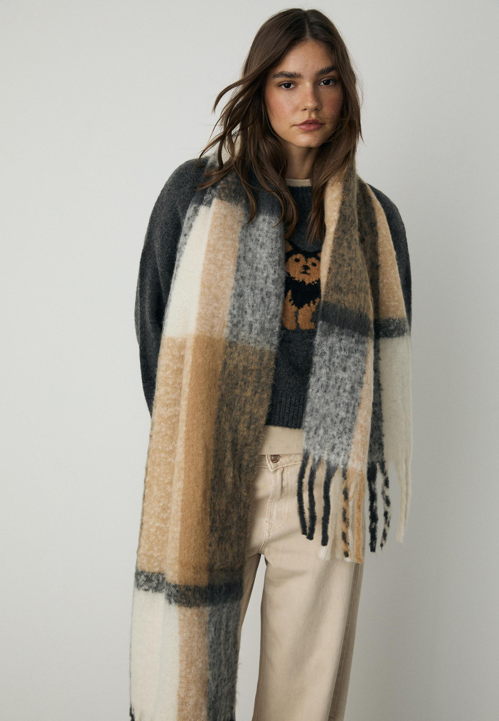 STRADIVARIUS Клетчатый шарф, черный