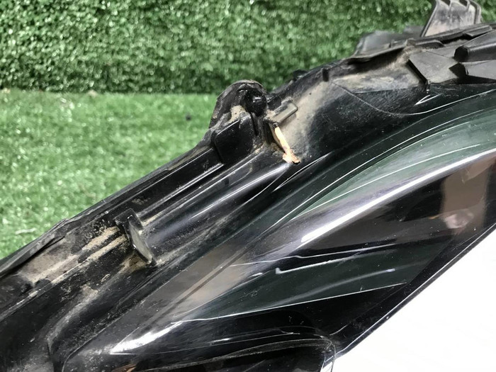 Фара левая Lexus ES 7 (2018-2021) LED