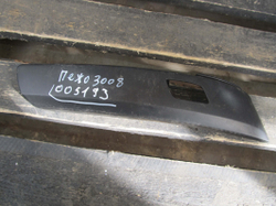 Накладка переднего бампера правая Peugeot 3008 1 09-13 Б/У Оригинал 9685098077