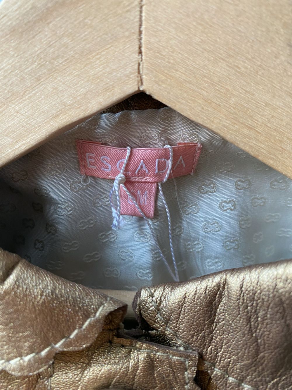 Новый кожаный плащ Escada, 68