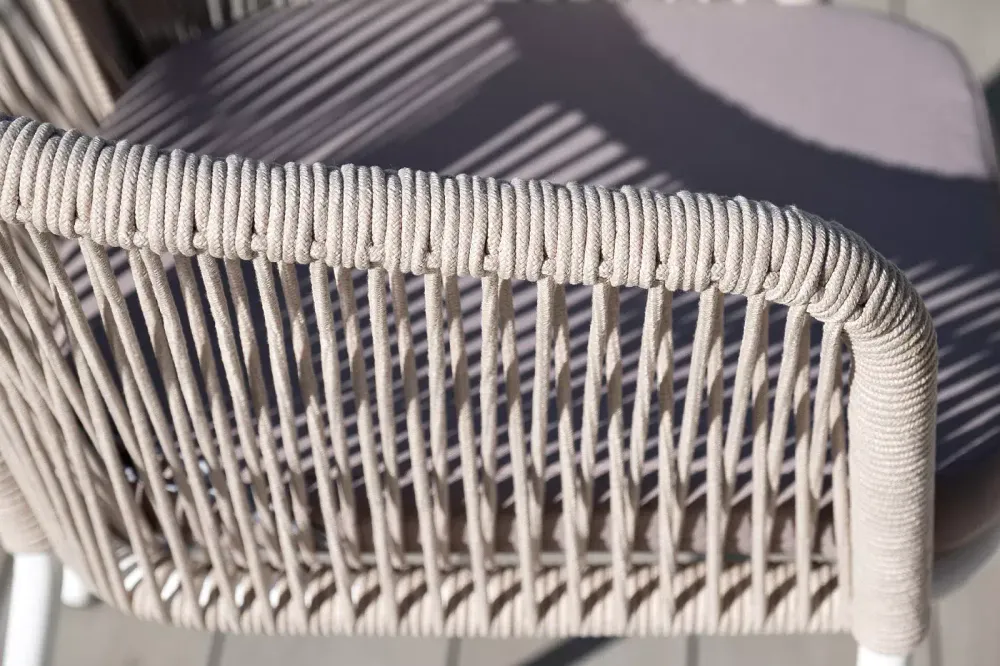 "Марсель" стул плетеный из роупа, каркас алюминий светло-серый (RAL7035) муар, роуп бежевый круглый, ткань бежевая 15052