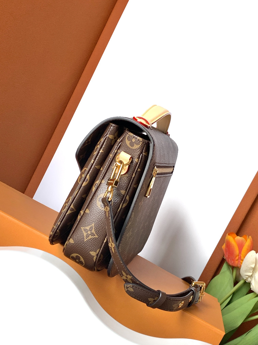 Louis Vuitton Pochette Metis