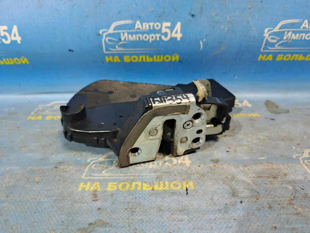 Замок багажника TOYOTA RAV4 2005-2016