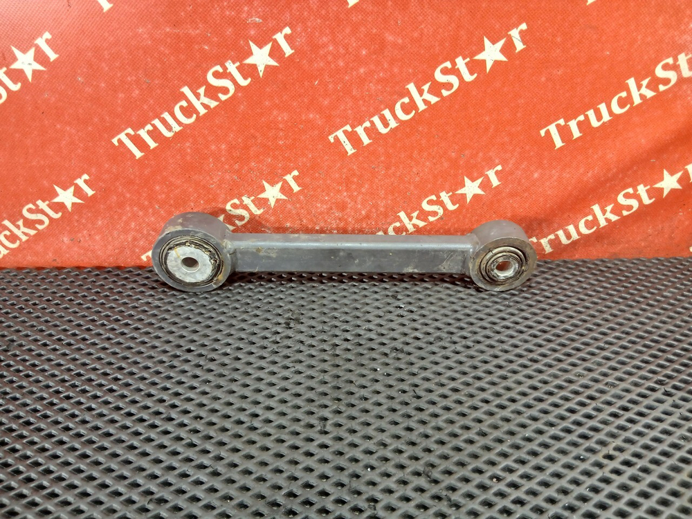 Стойка переднего стабилизатора