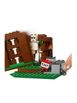Конструктор Майнкрафт Аванпост разбойников 303 детали 1009