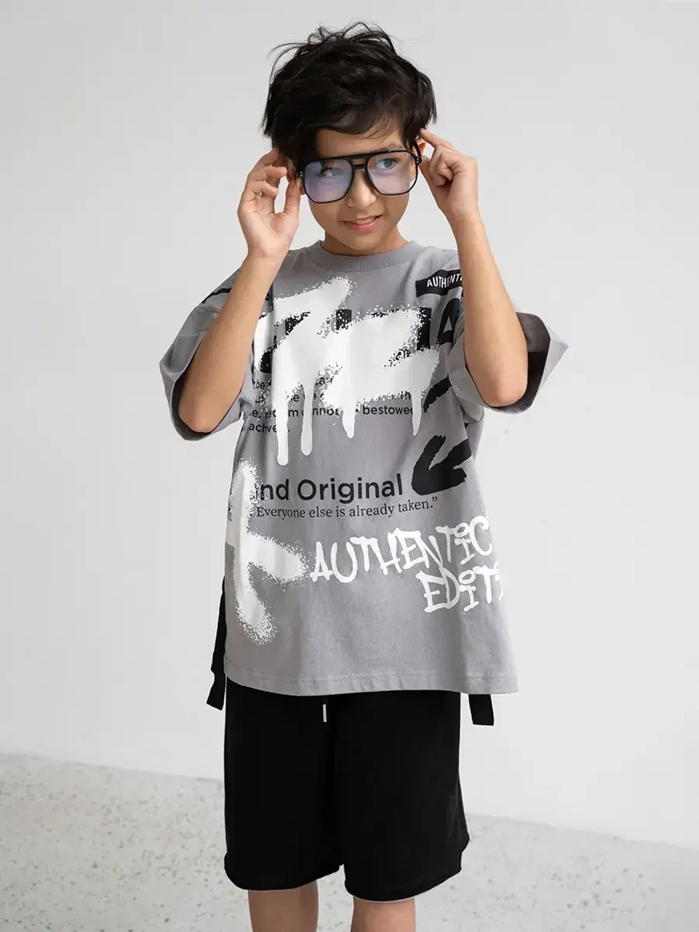 Спортивный костюм для мальчика с шортами на лето