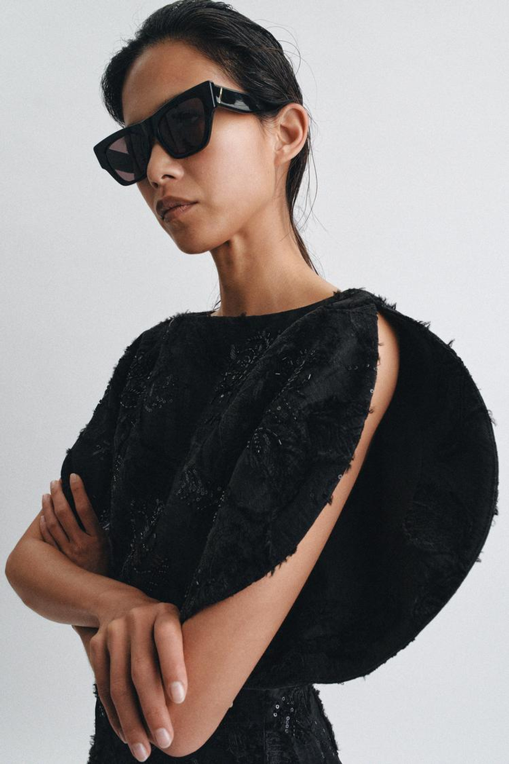 ZARA КОРОТКОЕ ПЛАТЬЕ С ВЫШИВКОЙ И БУСИНАМИ — ZW COLLECTION, ЧЕРНЫЙ