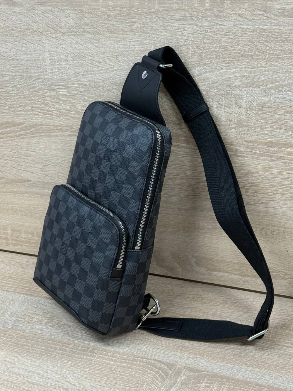 Сумка-мессенджер Louis Vuitton