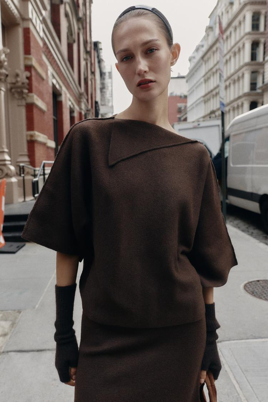 ZARA ВЯЗАНЫЙ ДЖЕМПЕР С ВОРОТНИКОМ НА ЛАЦКАНАХ, КОРИЧНЕВЫЙ