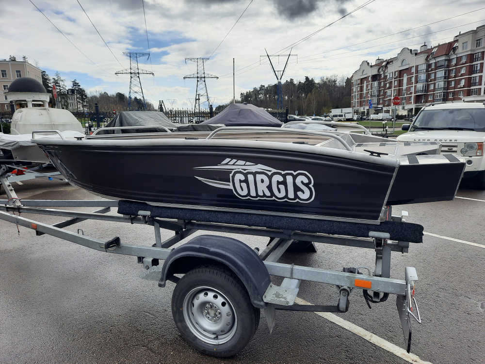 Моторная лодка Гиргис 390 кринобули