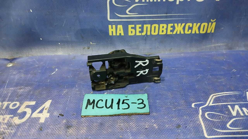 Ручка двери задней правой салонная TOYOTA HARRIER 2000