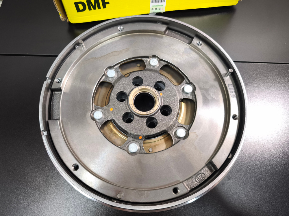 Маховик двухмассовый LUK AUDI A4 Avant 8D5 B5