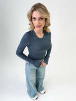 Лонгслив 2024 однотонный с вырезом под палец