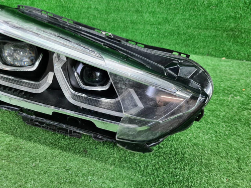 Битая Фара правая BMW X1 F48 (2019-2022) LED