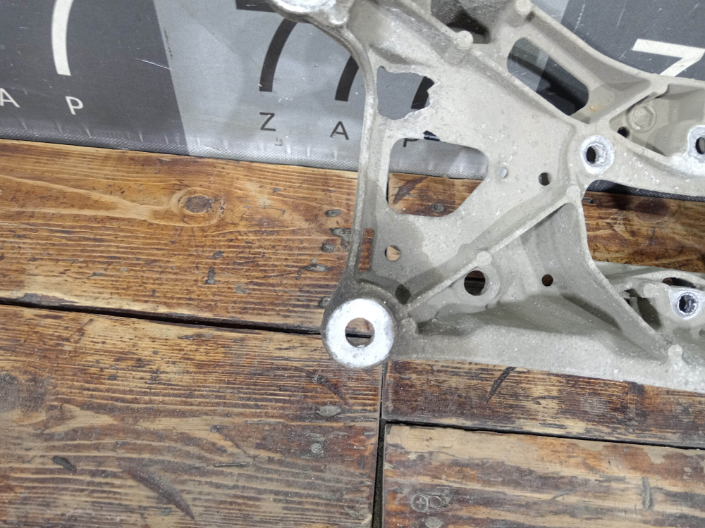 Кронштейн КПП траверса Audi A4 (B9) 15-нв Б/У Оригинал 8W0399262AP