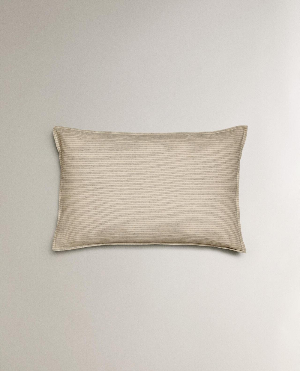 Zara Home - Наволочка в полоску из окрашенной пряжи 50x75 см