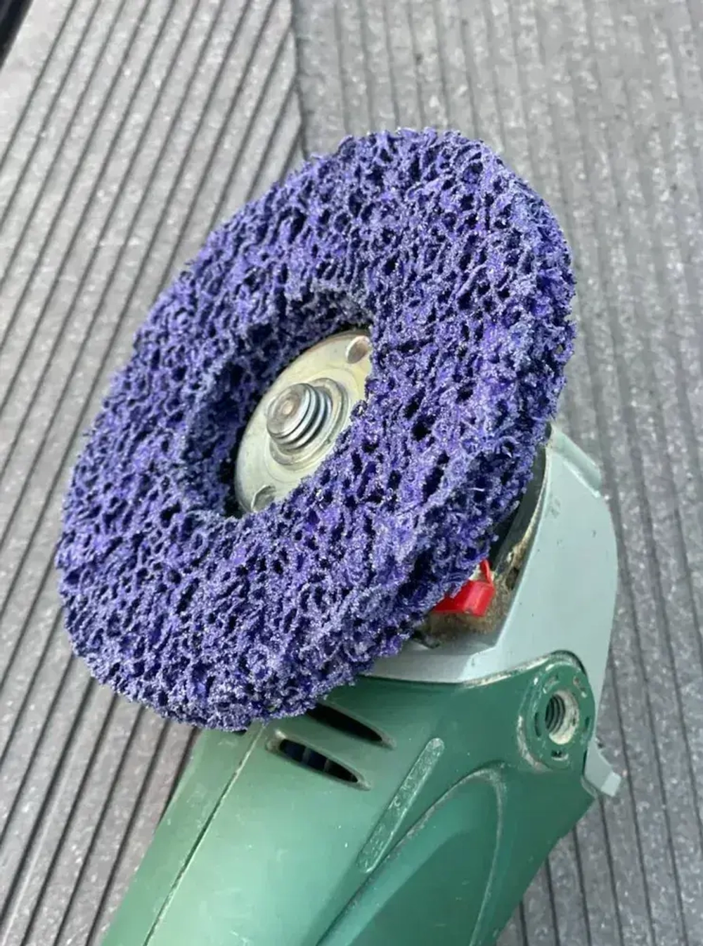 Круг / диск зачистной, коралловый, шлифовальный для УШМ. Диаметр 125 мм. Фиолетовый