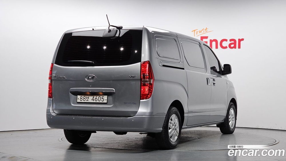 Hyundai The New Grand Starex Van 3-х местный (08.2019)